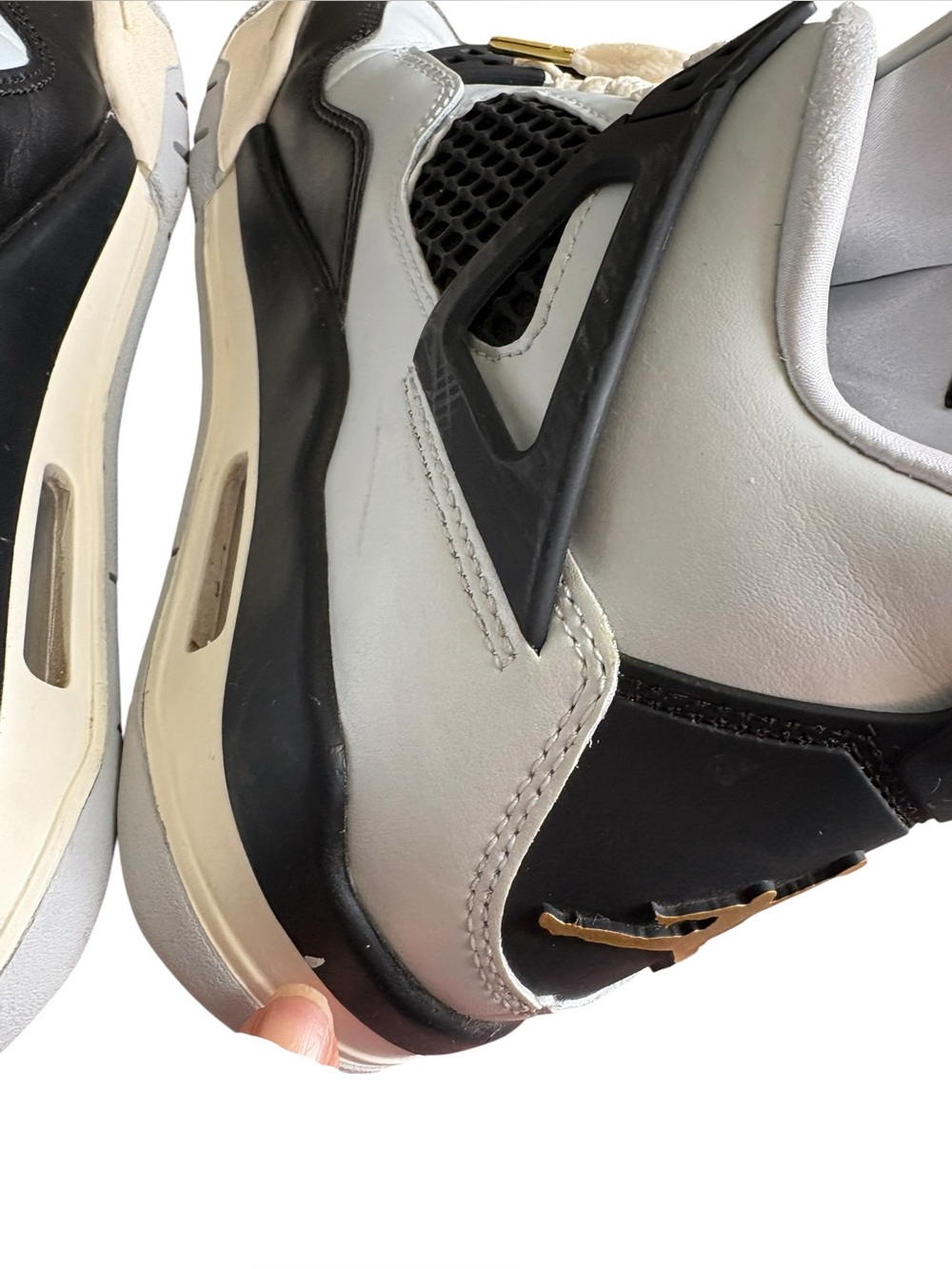 Jordan 4 Retro "Platinum Gold" GS size 6Y. - Picture 8 of 9